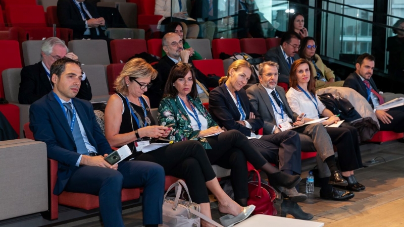 audience listening to the current world energy issues